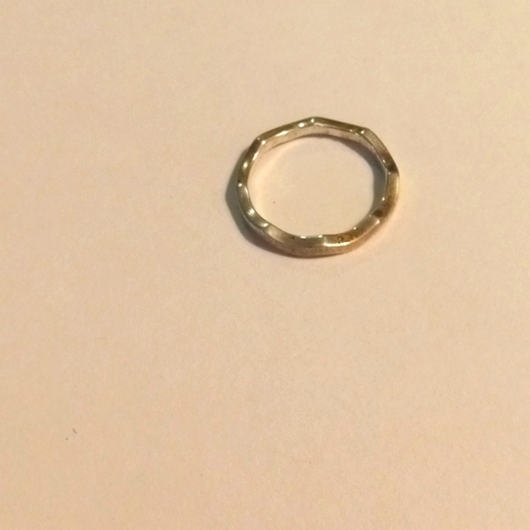 Wavy ring - Picture 1 of 4